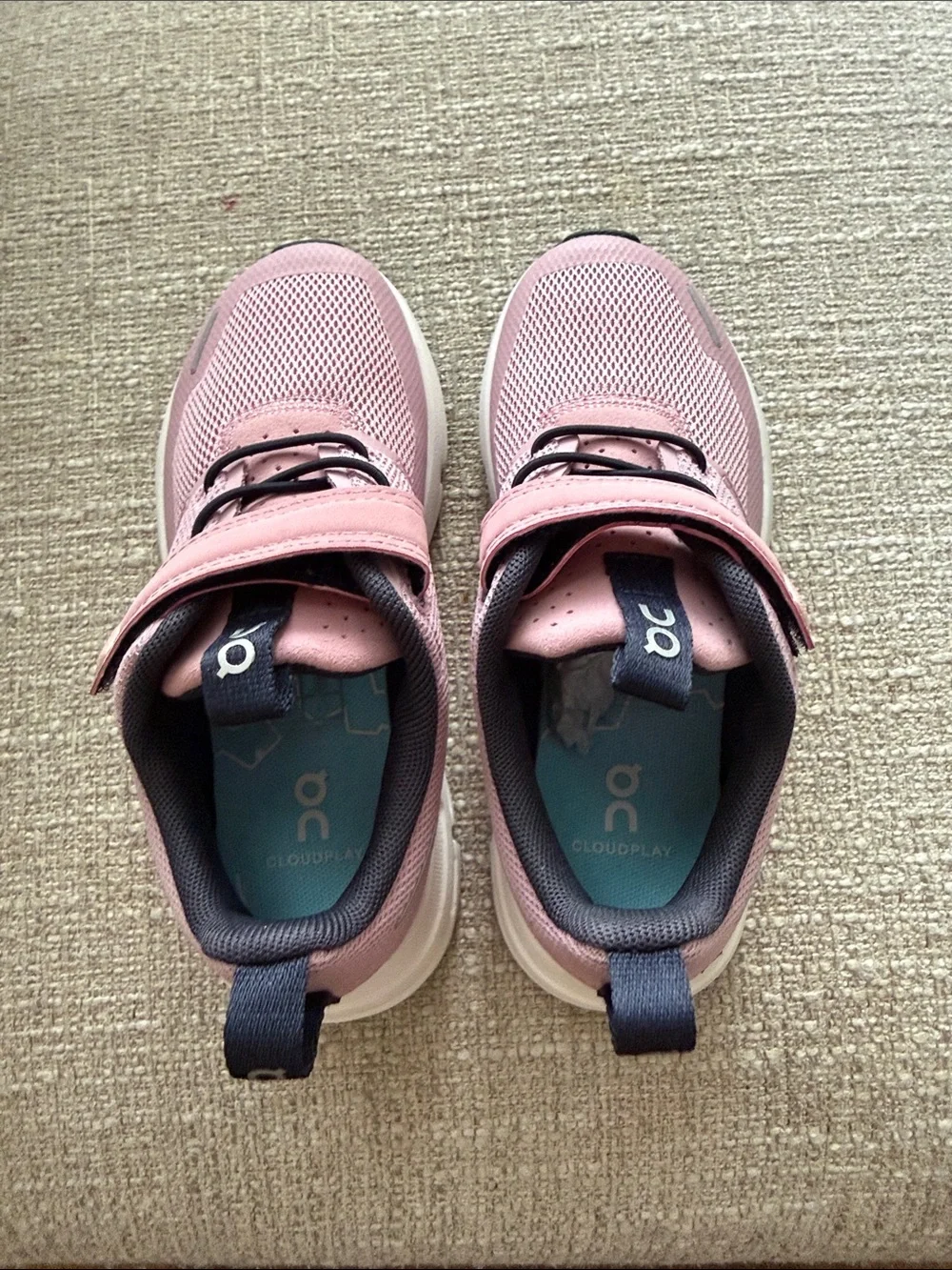 On Cloud Play Little Kids Running Shoe Sneakers